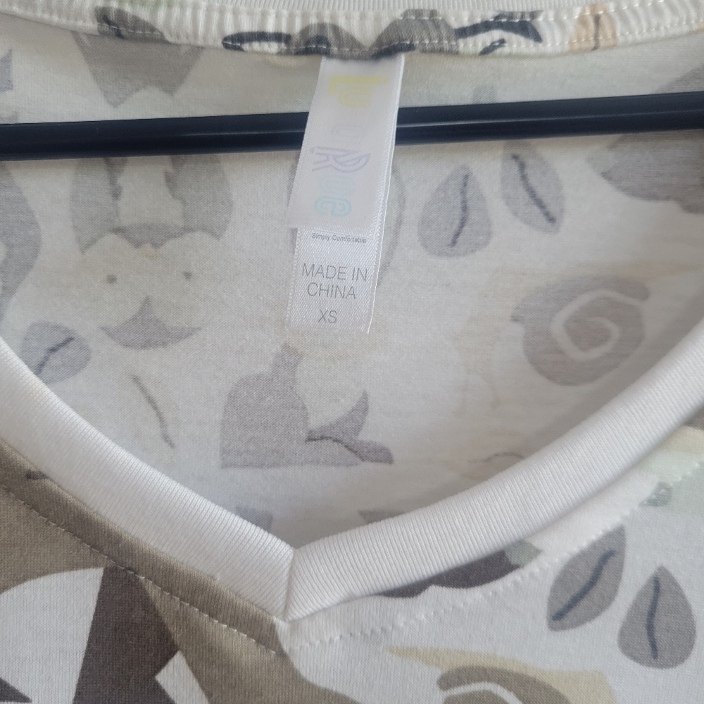 Lularoe Forest Animal Christy shirt XS - Picture 5 of 9